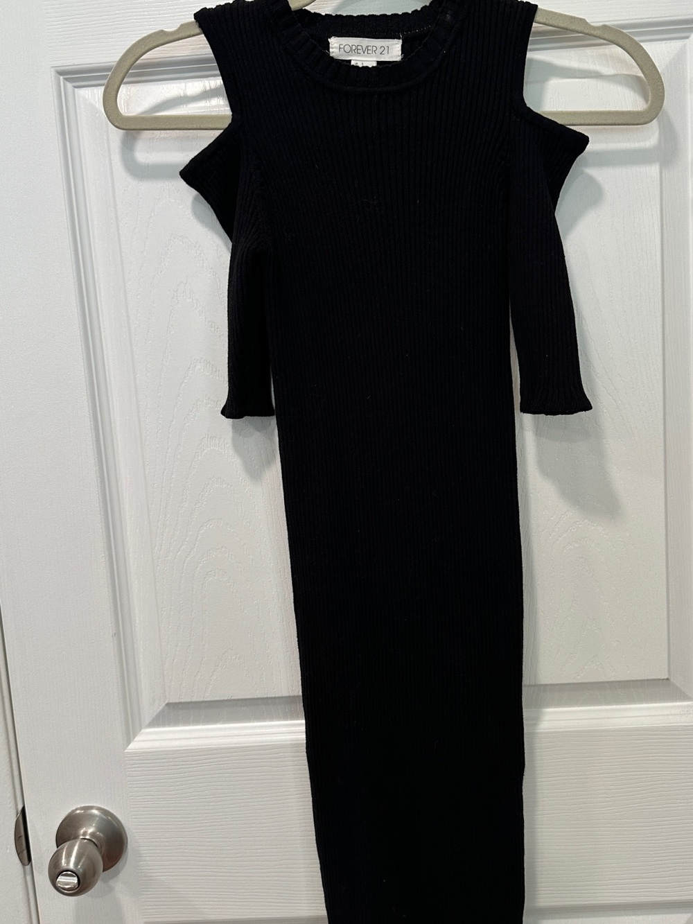 Forever 21 Black Cold-Shoulder Ribbed Midi Dress
